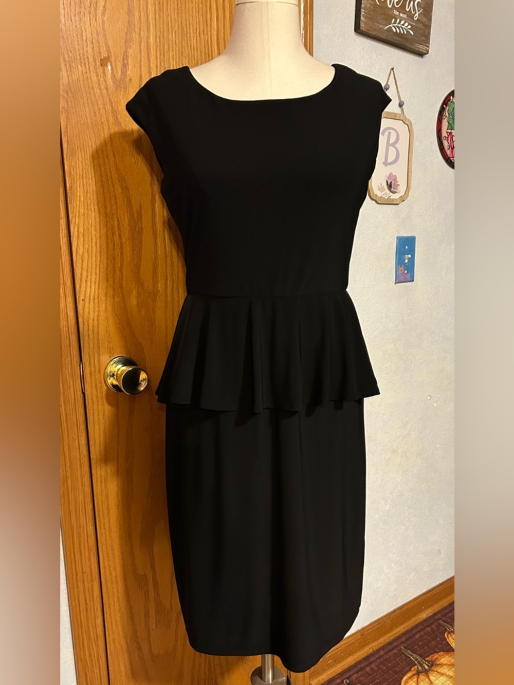 Ronni Nicole Black Peplum Sleeveless Dress